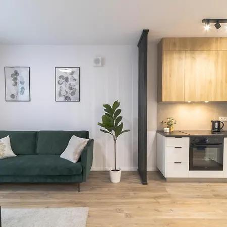 Glow Apartments, Slaska 12