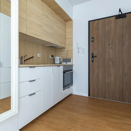 Glow Apartments, Slaska 12