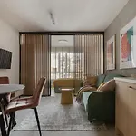 Glow Apartments, Slaska 12 *
