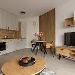 Glow Apartments, Slaska 12