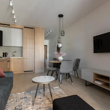 Glow Apartments, Slaska 12